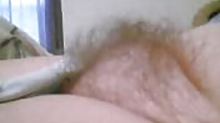 Mask näole, kukk kurgust alla